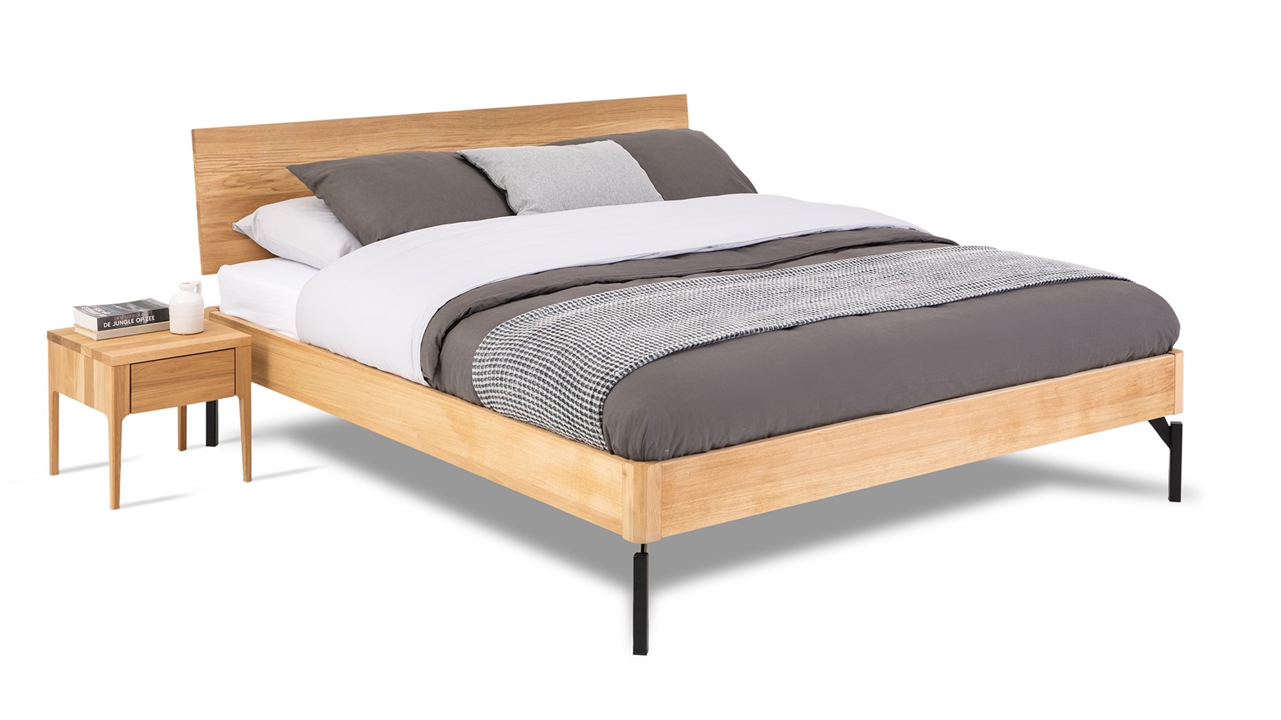 bed Sky eiken met hoofdbord hout en poot metaal Beter Bed