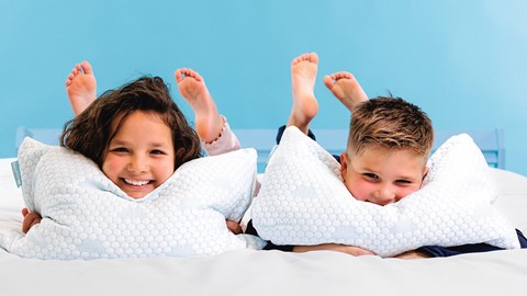 Kinderen op Cloudkiddo kinderkussens van Beter Bed