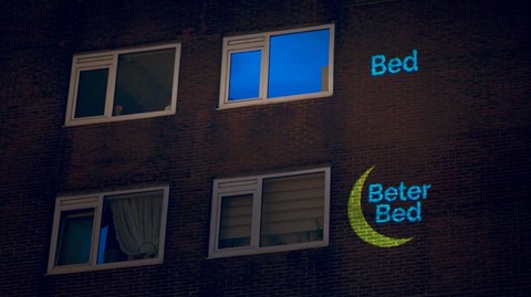 Nachtelijke guerrilla-stunt Beter Bed benadrukt belang beter slapen 